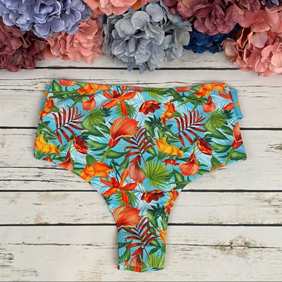 Retro Ruffled One Sleeve Tropical Bandeau High Waist Bikini - Picture 14 of 16